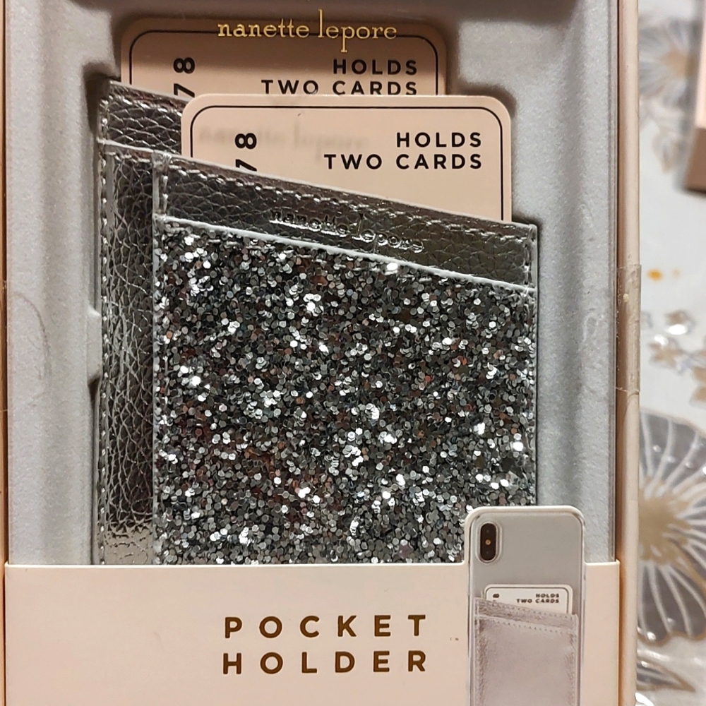 Pocket Holder